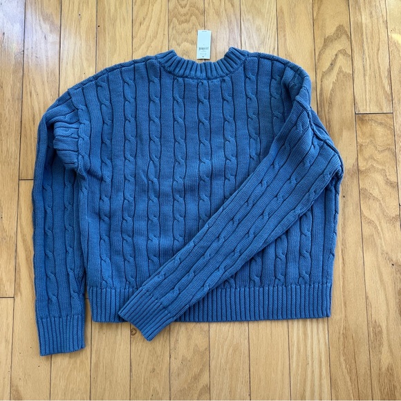 NWT Gap Sweater - Picture 3 of 3